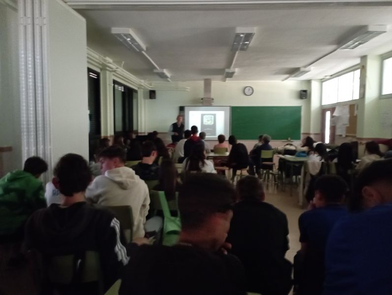 Charla de Enrique Satué: De la montaña al llano. Despoblación y pueblos de colonización Charla de Enrique Satué: De la montaña al llano. Despoblación y pueblos de colonización